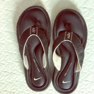 Nike flip flops
